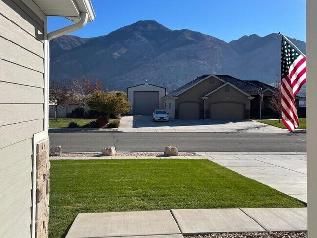 Foto del edificio - 1335 N 200 E