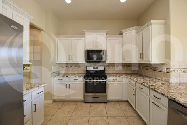 Building Photo - 17824 W Cedarwood Ln
