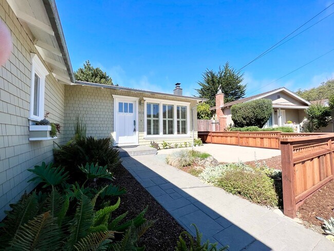 Building Photo - Breathtaking Remodeled Linda Mar Rancher - Amazing Back Yard!