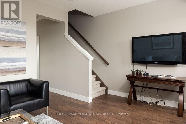 Photo du bâtiment - 2144 Meadowgate Blvd