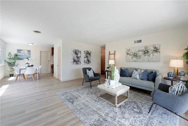 Building Photo - 8192 Deauville Dr