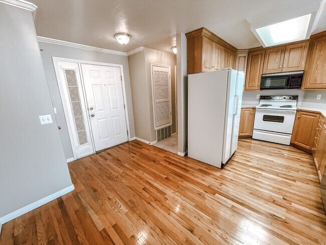 Foto del edificio - Timeless Condo in the Heart of Orem