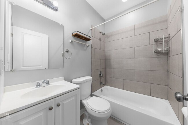 Foto del edificio - Little Village Rehab in a Great Location