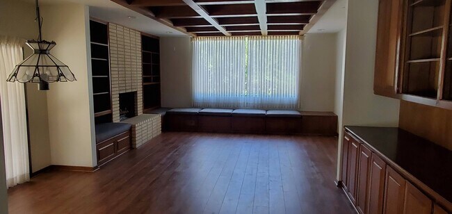 Den - 5057 Shirley Ave