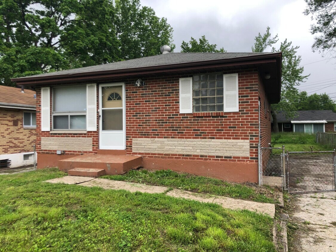 1217 Lakeview Ave, St. Louis, MO 63138 House for Rent in St. Louis, MO