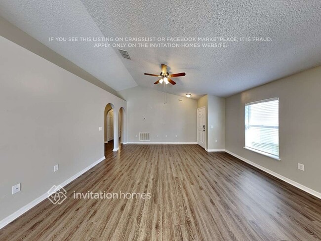 Foto del edificio - 17032 Holmby Ct