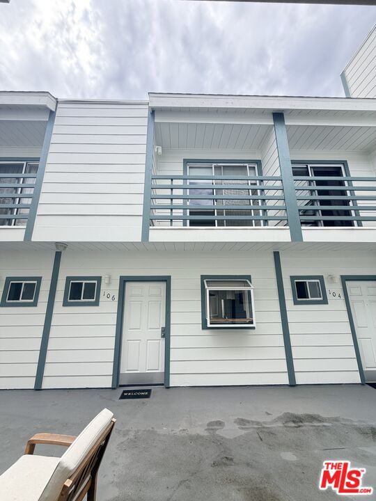 Foto del edificio - 11738 Mayfield Ave