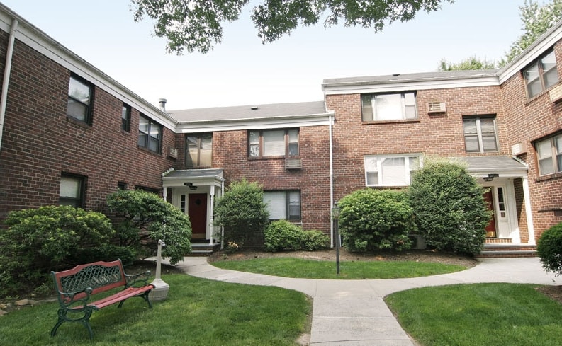 Stephanie Gardens - Garwood Gardens Apartments