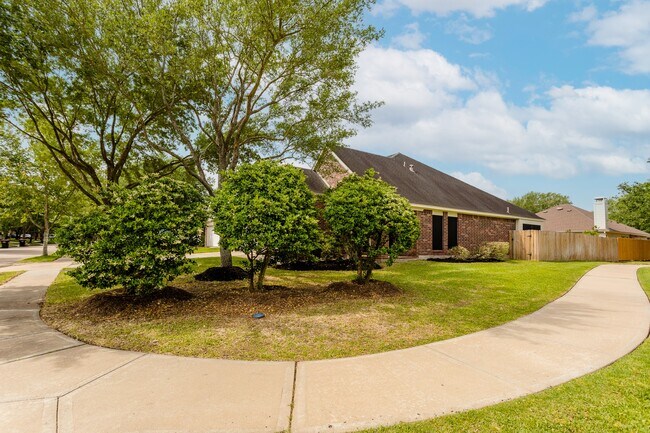 Foto del edificio - 4839 Taylor Lake Ct