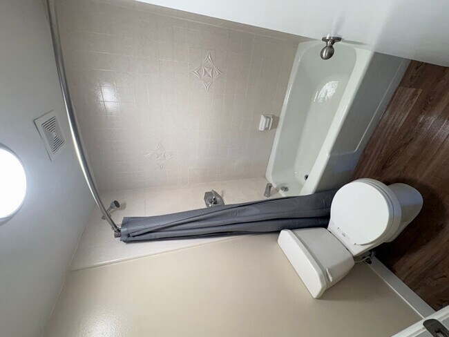 Building Photo - 750 E 1350 S