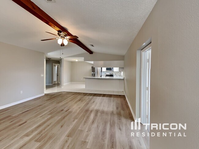 Foto del edificio - 7925 Cameron Cay Ct