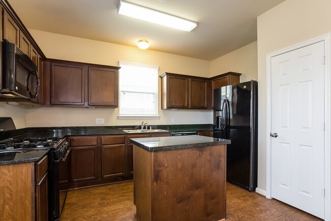 Foto del edificio - 3350 Allington Ct