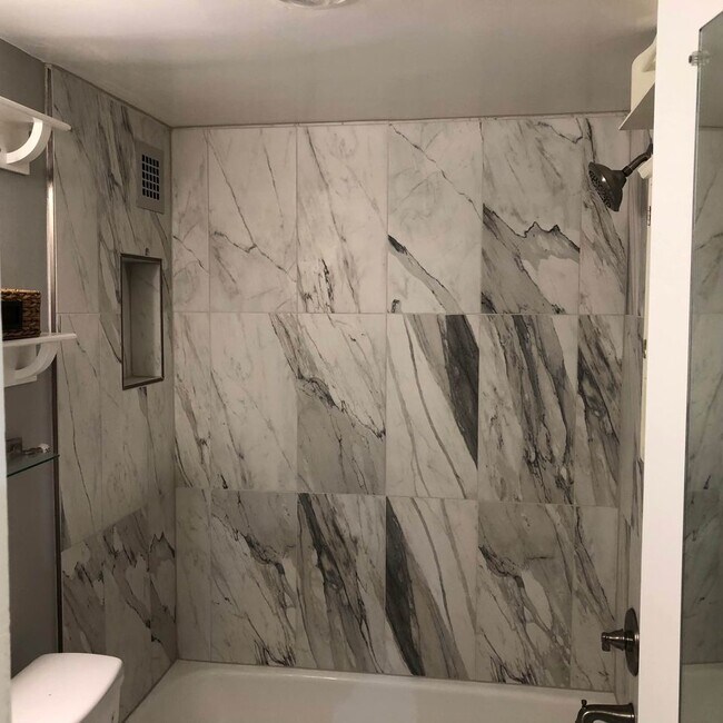 Recently updated bathroom - 4515 Willard Ave