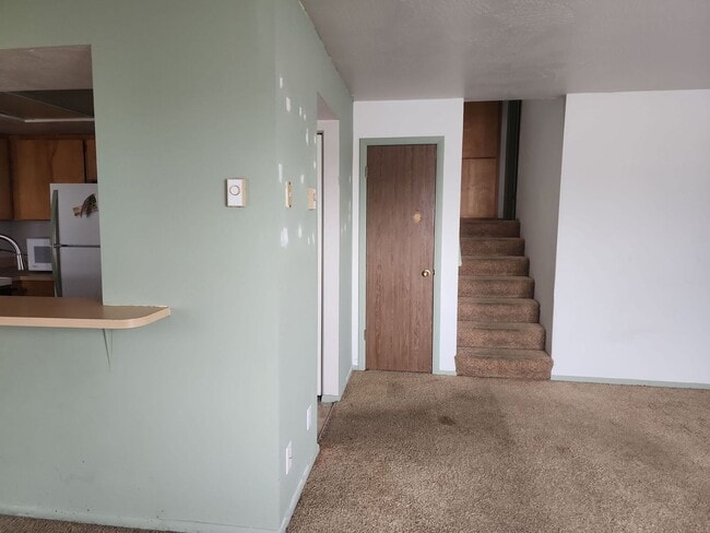 Building Photo - 171 College Way