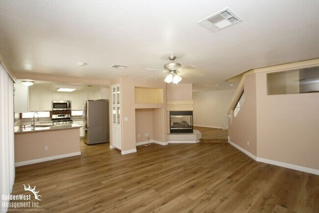 Foto del edificio - Charming 4Bdm 2.5Ba Home in the Heart of S...