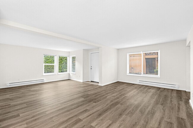 Building Photo - 2118 S 107th St