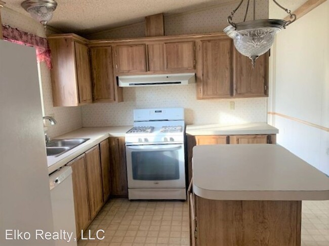 Building Photo - 3 br, 2 bath House - 710 Fir Street