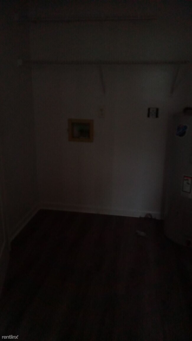 Foto del edificio - 513 Bell Pl Dr