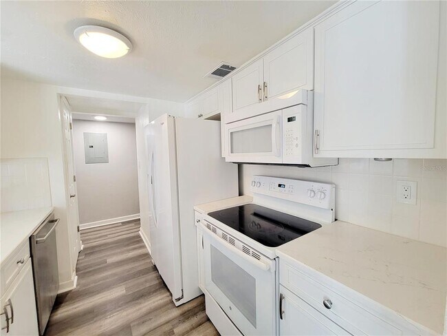 Building Photo - 4160 35th Terrace S