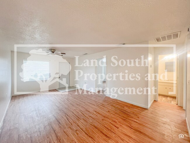 Foto del edificio - 5849 N Daughtery Rd