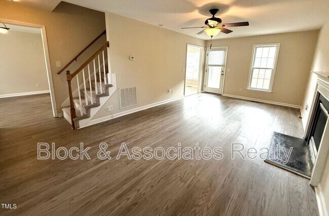 Foto del edificio - 404 Springside Dr
