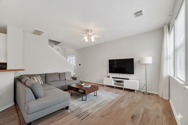 Foto del edificio - 16623 Newglen Ln