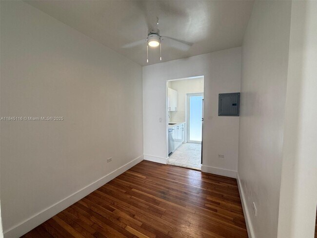 Building Photo - 1606 Meridian Ave
