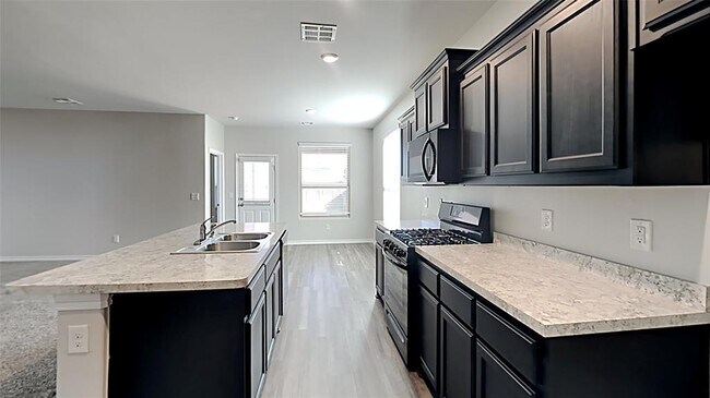 Foto del edificio - 12541 Babbling Brook Dr