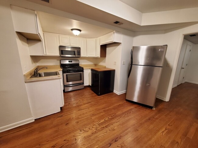 Foto del edificio - 665 W Roscoe St