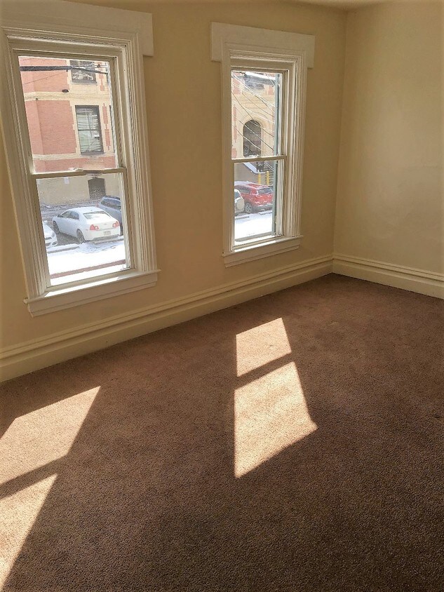 Foto principal - 827 Evergreen Rd