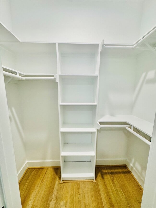 Foto del edificio - 9362 Starfire Ln