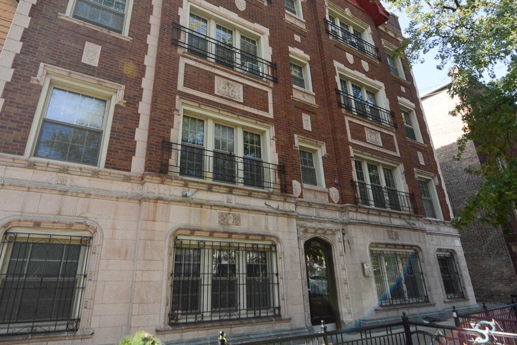 Primary Photo - 2536 N Sawyer Ave