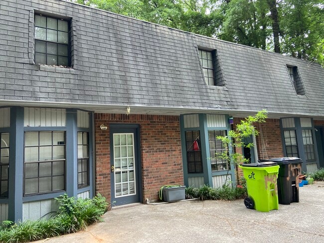 Building Photo - 140 Hunters Ln