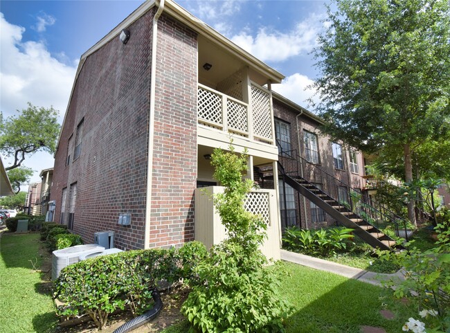 Building Photo - 8055 Cambridge St