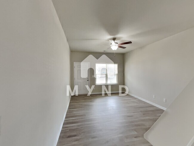 Foto del edificio - 5619 Newton Creek Dr
