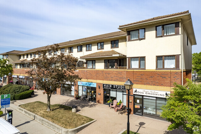 2411-2427 Marine Dr, Oakville, ON L6L 1C6 Appartements - 2411-2427 ...