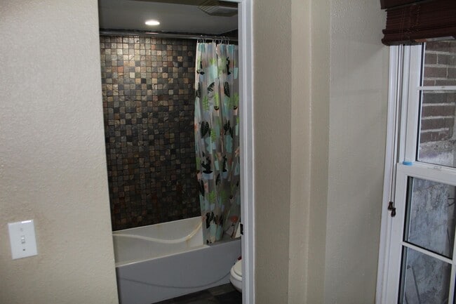 Photo - 932 E College St Townhome