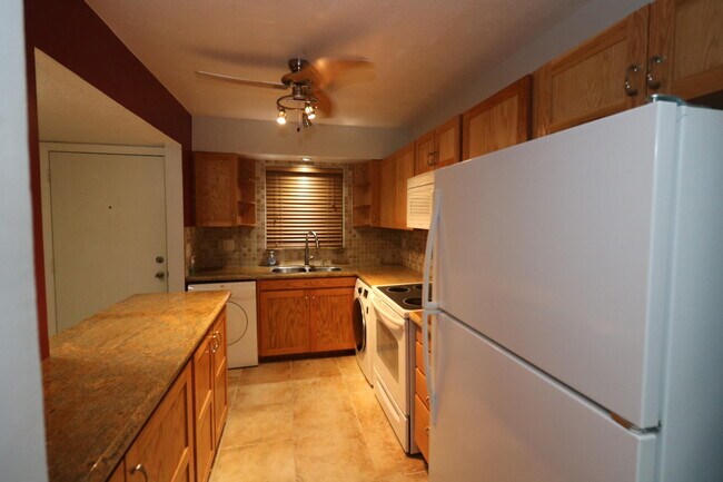 Building Photo - 126 Sparrow Dr