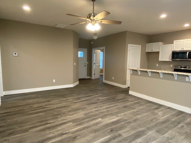 Building Photo - 2600 W Colton