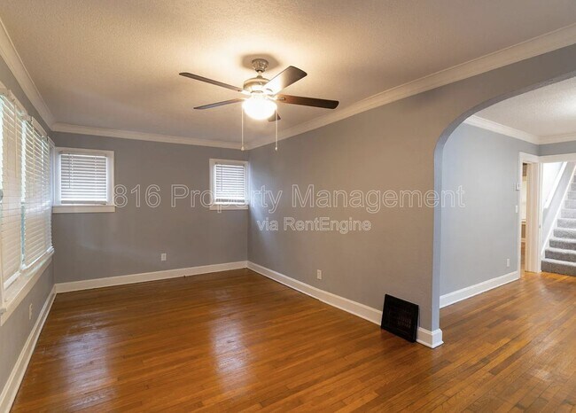 Foto del edificio - 5815 Euclid Ave E