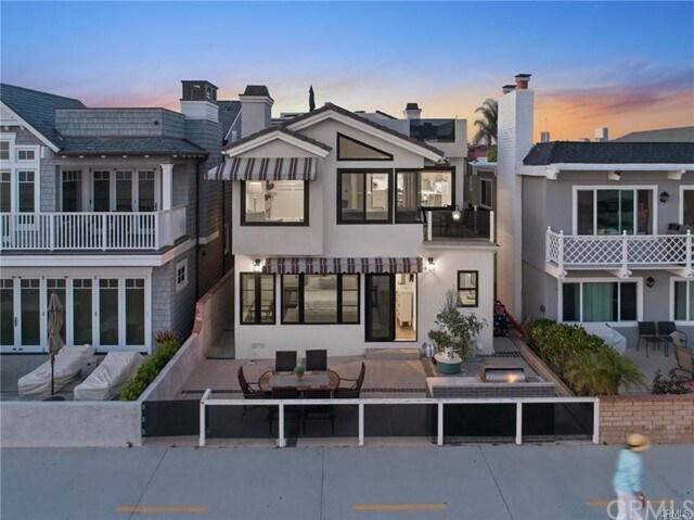 Foto del edificio - 1119 E Balboa Blvd