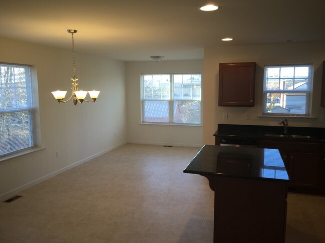 Building Photo - 713 Admiral's Quay Dr