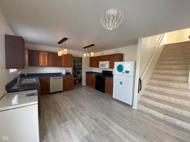 Foto del edificio - 12824 E 131st St