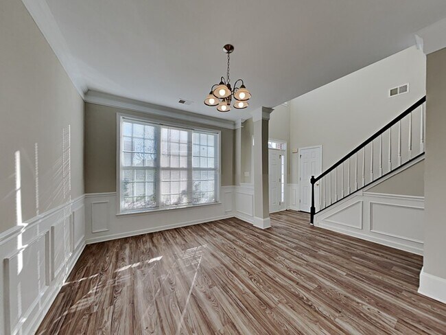 Building Photo - 5859 Crimson Oak Ct