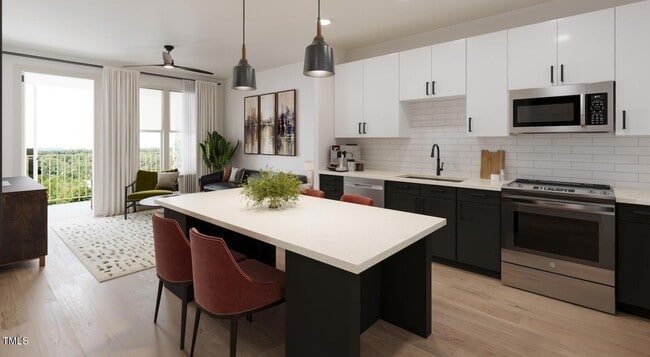 Building Photo - 1821 W Chatham St