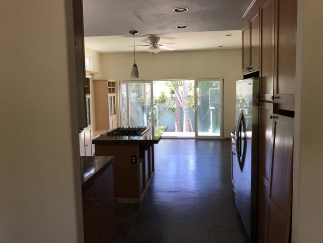 Kitchen/dining room-unfurnished - 7432 Cuvier St
