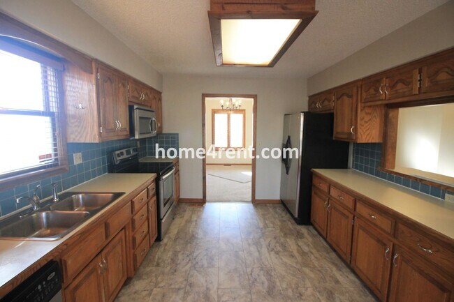 Building Photo - Bedrooms on the Main Level w/ Finished Wal...
