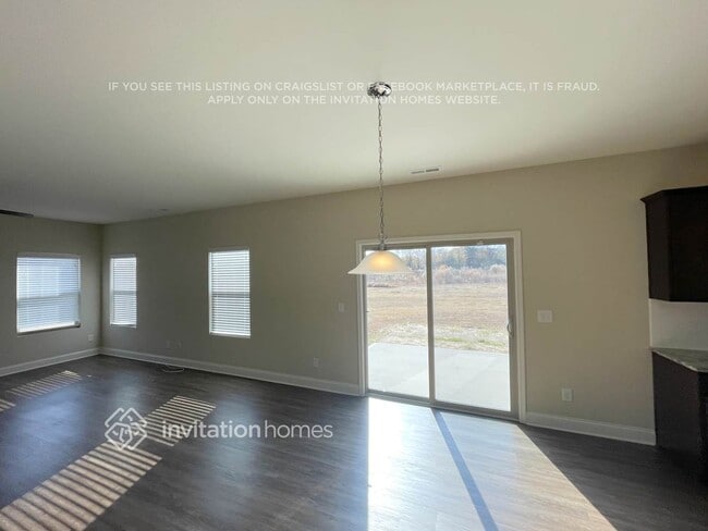 Building Photo - 5386 Roberta Crossing Dr