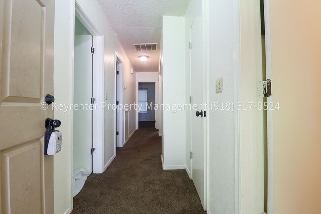 Foto del edificio - 1359 E 60th St