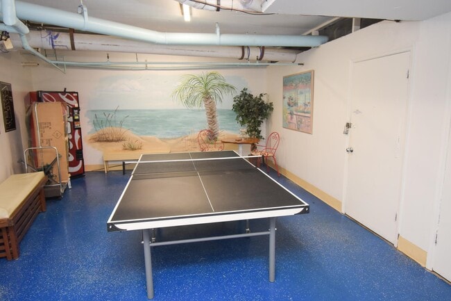 Building Photo - 400 20th Ave N